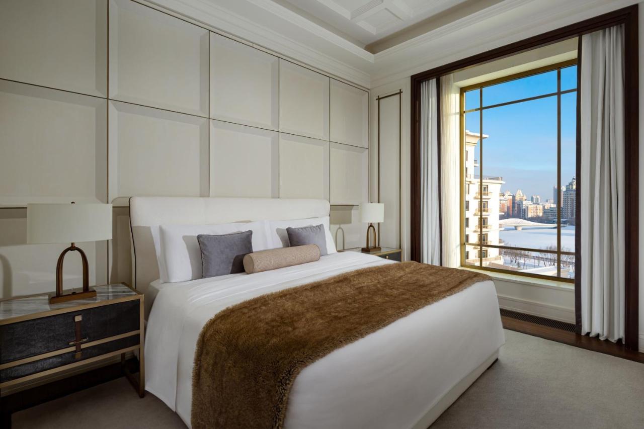 The St. Regis Astana Hotel Exterior foto A bedroom at the Four Seasons Hotel