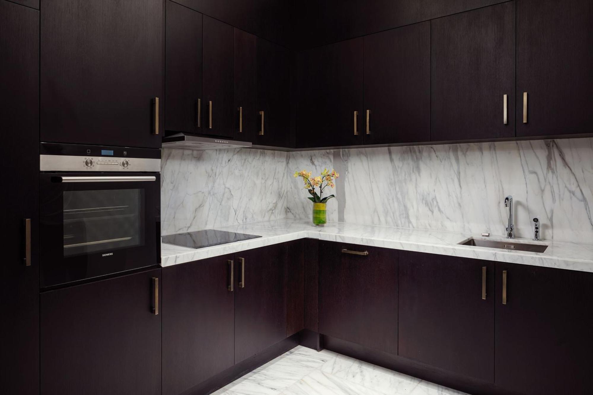 The St. Regis Astana Hotel Exterior foto A modern kitchen